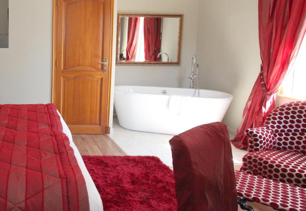 Saint Graal Chamant Room photo