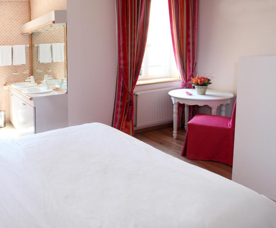 Saint Graal Chamant Room photo