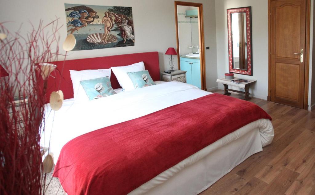 Saint Graal Chamant Room photo